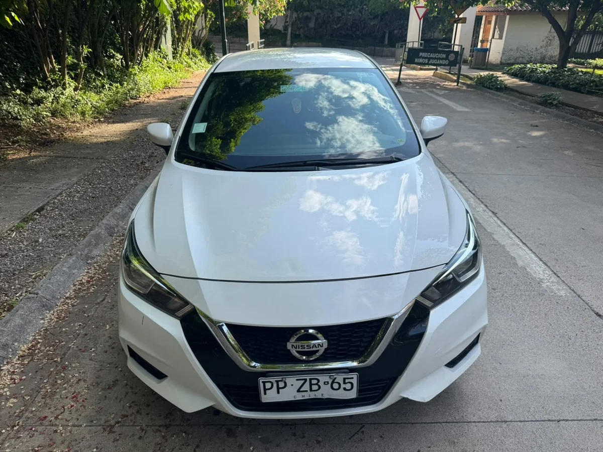 Nissan Versa Sense 1.6L MT5 año 2021 - Miniatura 2