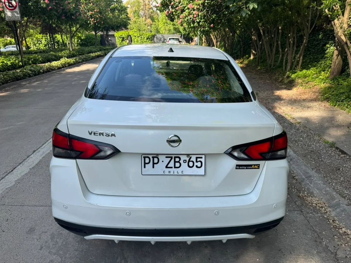 Nissan Versa Sense 1.6L MT5 año 2021 - Miniatura 7