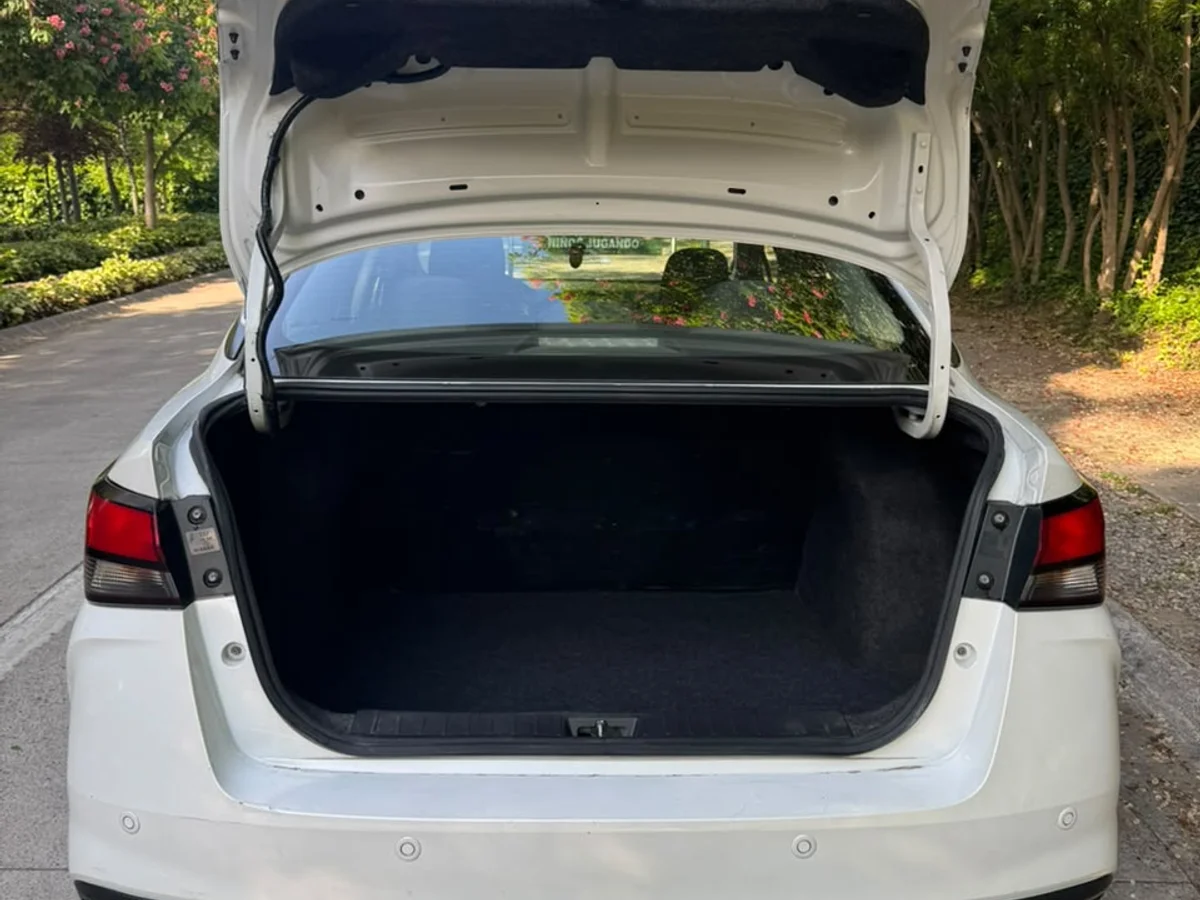 Nissan Versa Sense 1.6L MT5 año 2021 - Miniatura 8