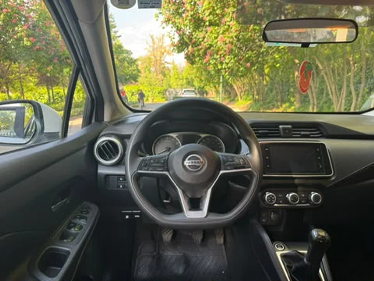 Nissan Versa Sense 1.6L MT5 año 2021 - Miniatura 11