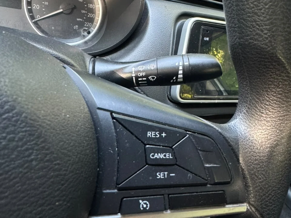 Nissan Versa Sense 1.6L MT5 año 2021 - Miniatura 14