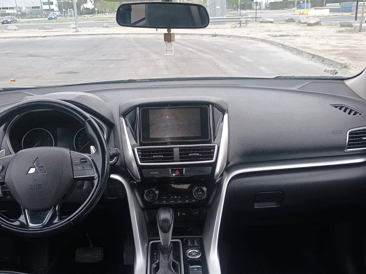 Mitsubishi Eclipse Cross RS 1.5L Turbo AT 4x4 año 2019 - Miniatura 13