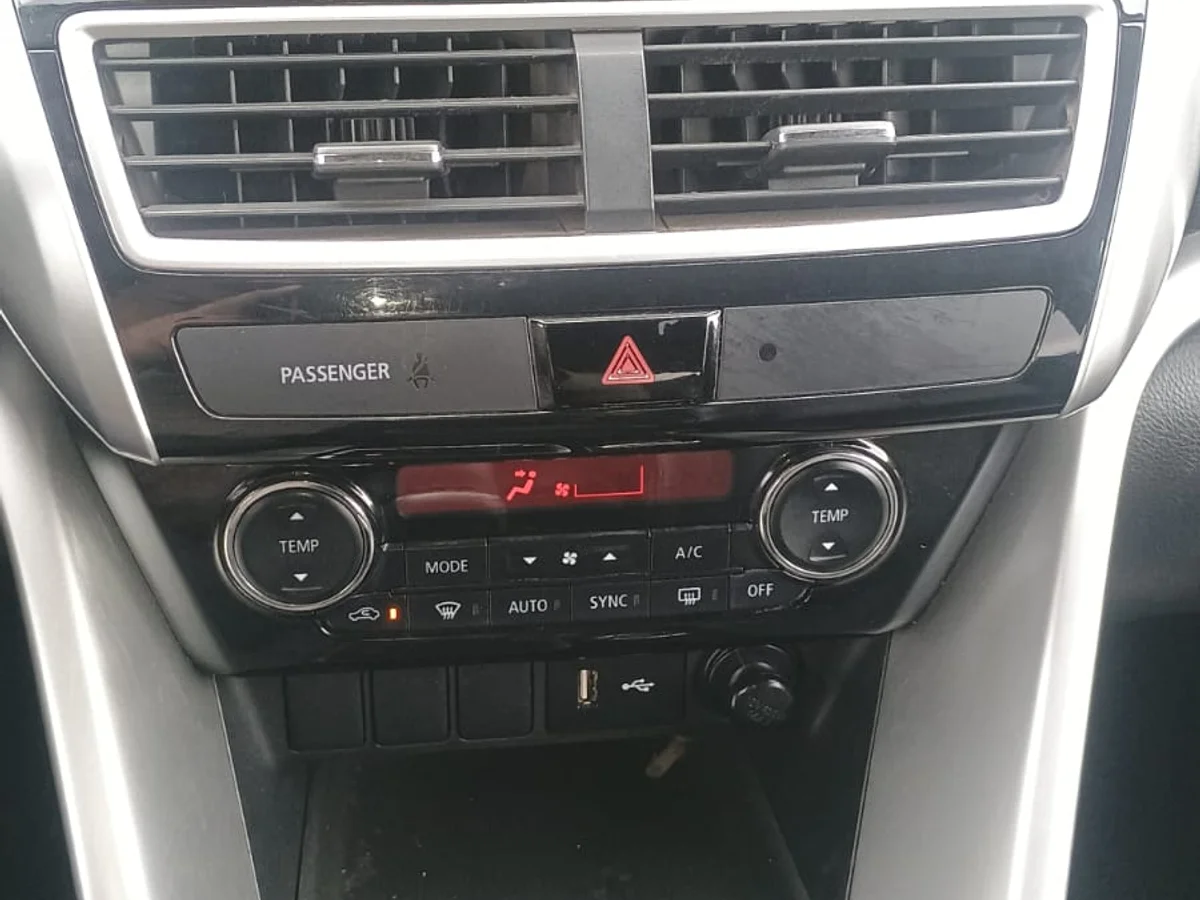 Mitsubishi Eclipse Cross RS 1.5L Turbo AT 4x4 año 2019 - Miniatura 15