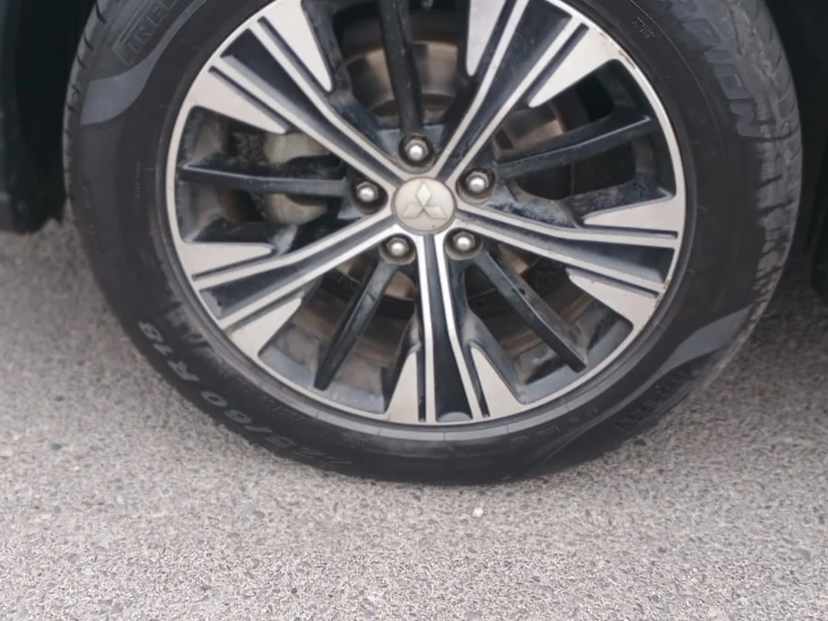 Mitsubishi Eclipse Cross RS 1.5L Turbo AT 4x4 año 2019 - Miniatura 16