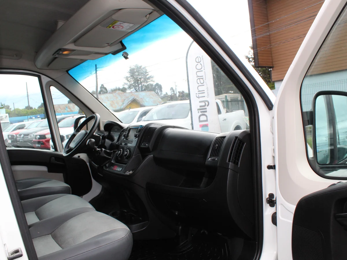 PEUGEOT Boxer 2.2 BLUEHDI 2020 - Miniatura 12