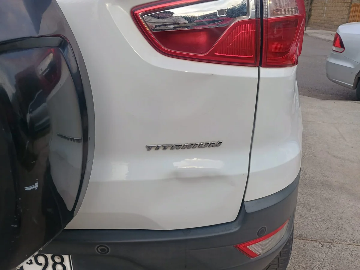 Ford Ecosport 1.6L TITANIUM 4X2 MT 5P año 2018 - Miniatura 8