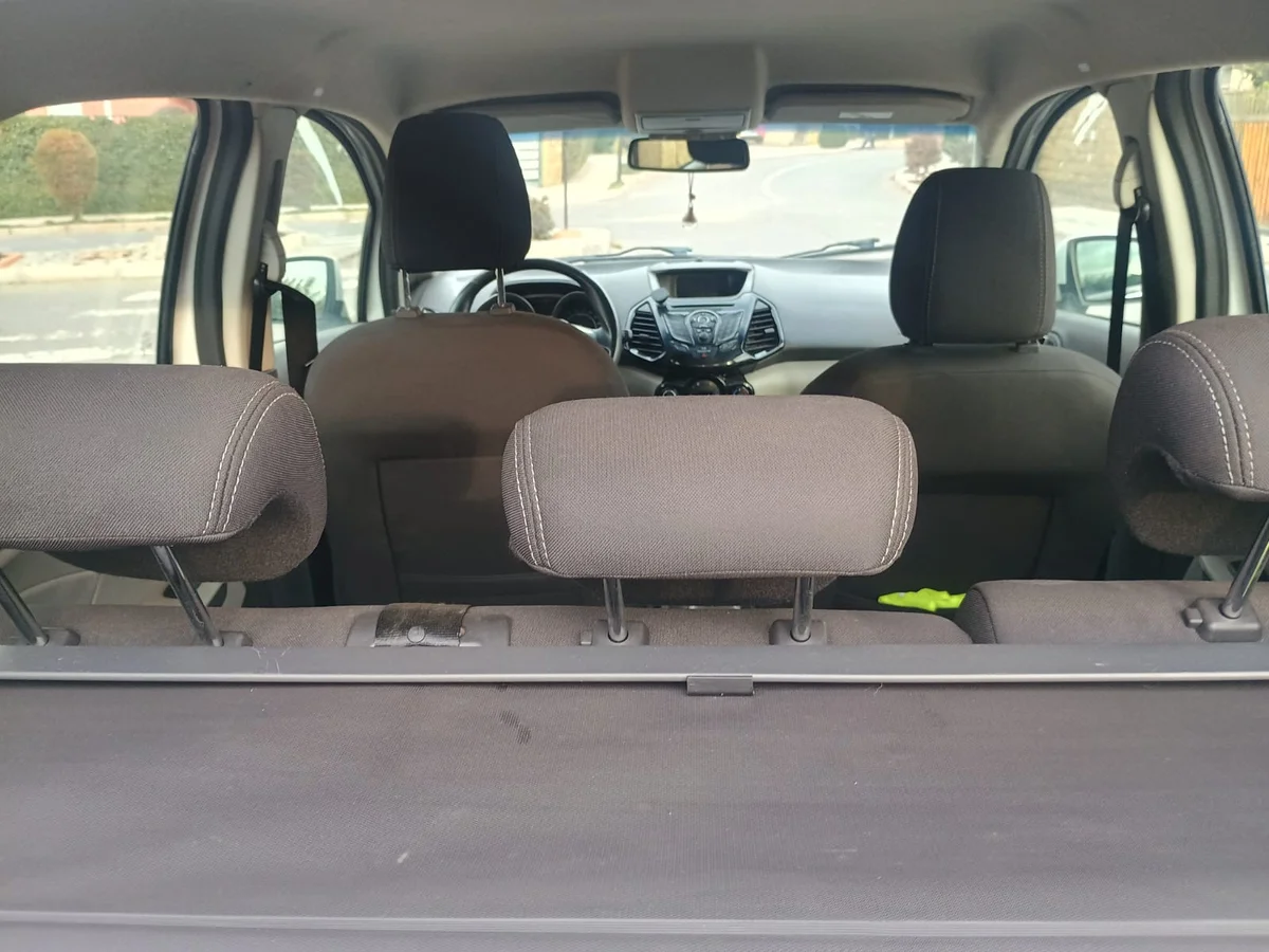 Ford Ecosport 1.6L TITANIUM 4X2 MT 5P año 2018 - Miniatura 11