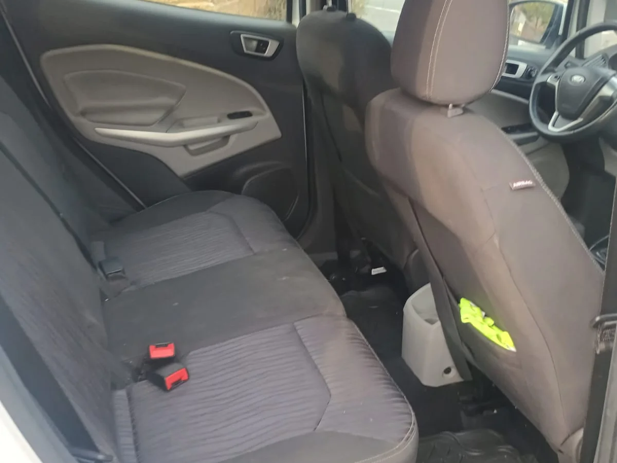 Ford Ecosport 1.6L TITANIUM 4X2 MT 5P año 2018 - Miniatura 12