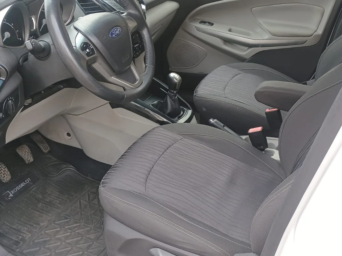 Ford Ecosport 1.6L TITANIUM 4X2 MT 5P año 2018 - Miniatura 17