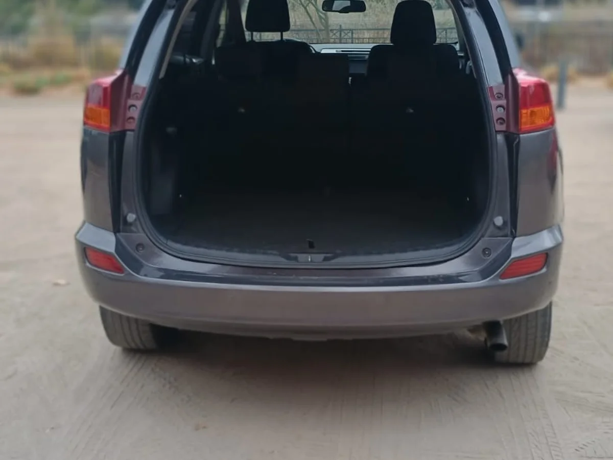 Toyota Rav4 Lujo 2.5L AT 4x2 año 2015 - Miniatura 7