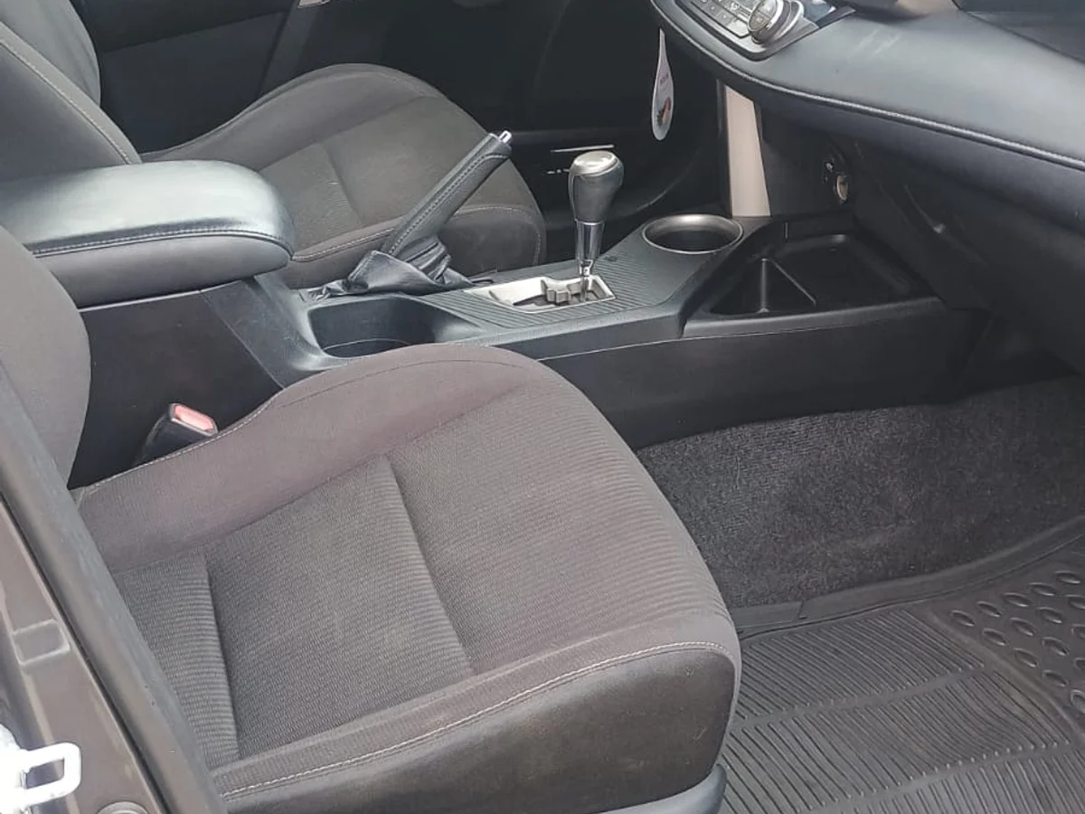 Toyota Rav4 Lujo 2.5L AT 4x2 año 2015 - Miniatura 10