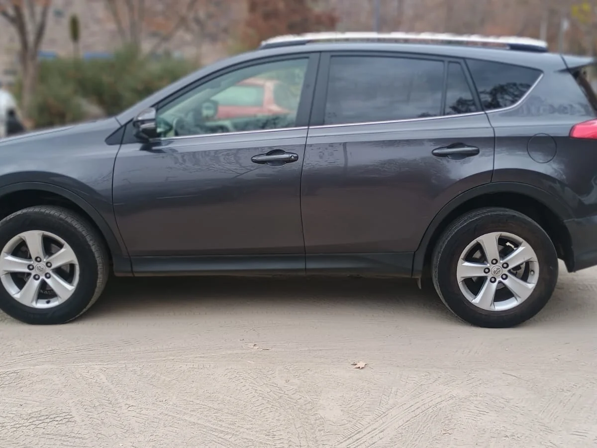 Toyota Rav4 Lujo 2.5L AT 4x2 año 2015 - Miniatura 19