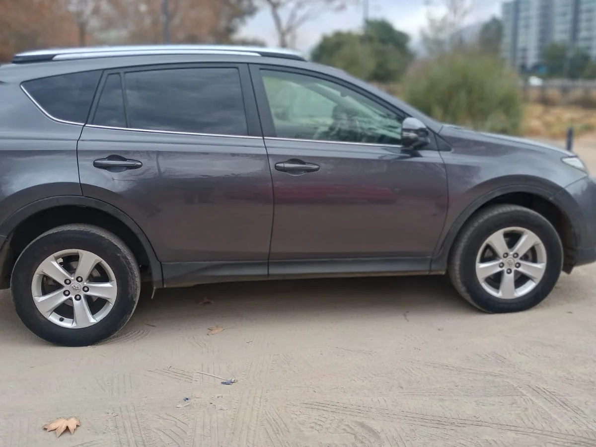 Toyota Rav4 Lujo 2.5L AT 4x2 año 2015 - Miniatura 20