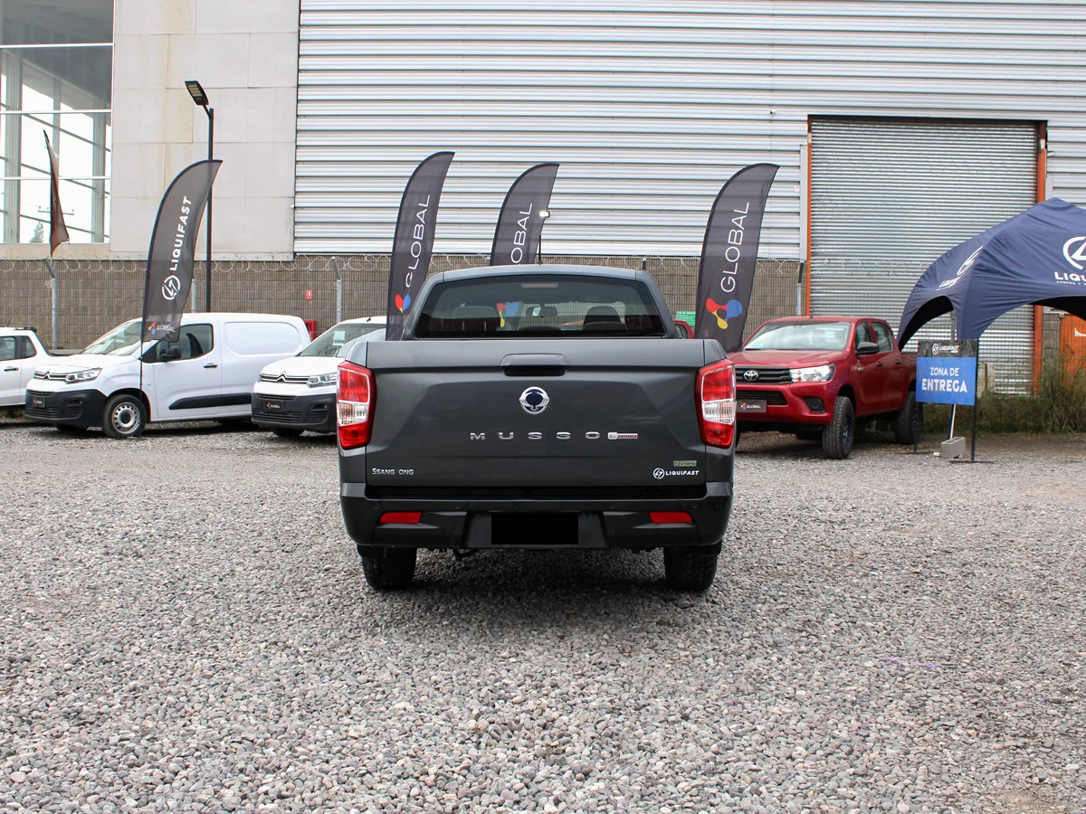 SSANGYONG Musso miniatura 7