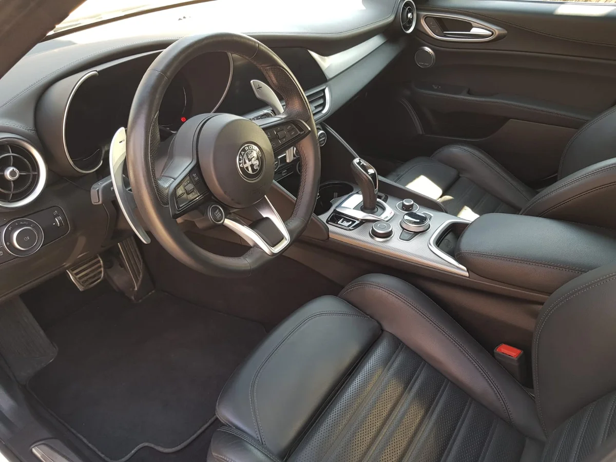 ALFA ROMEO Giulia Veloce Q4 280CV 2.0 AT - Miniatura 8