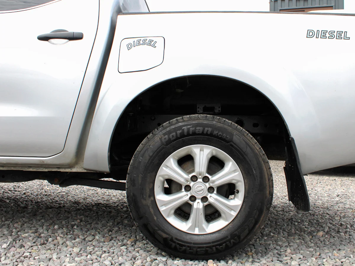 NISSAN Navara DCAB 2.3D 2021 miniatura 6