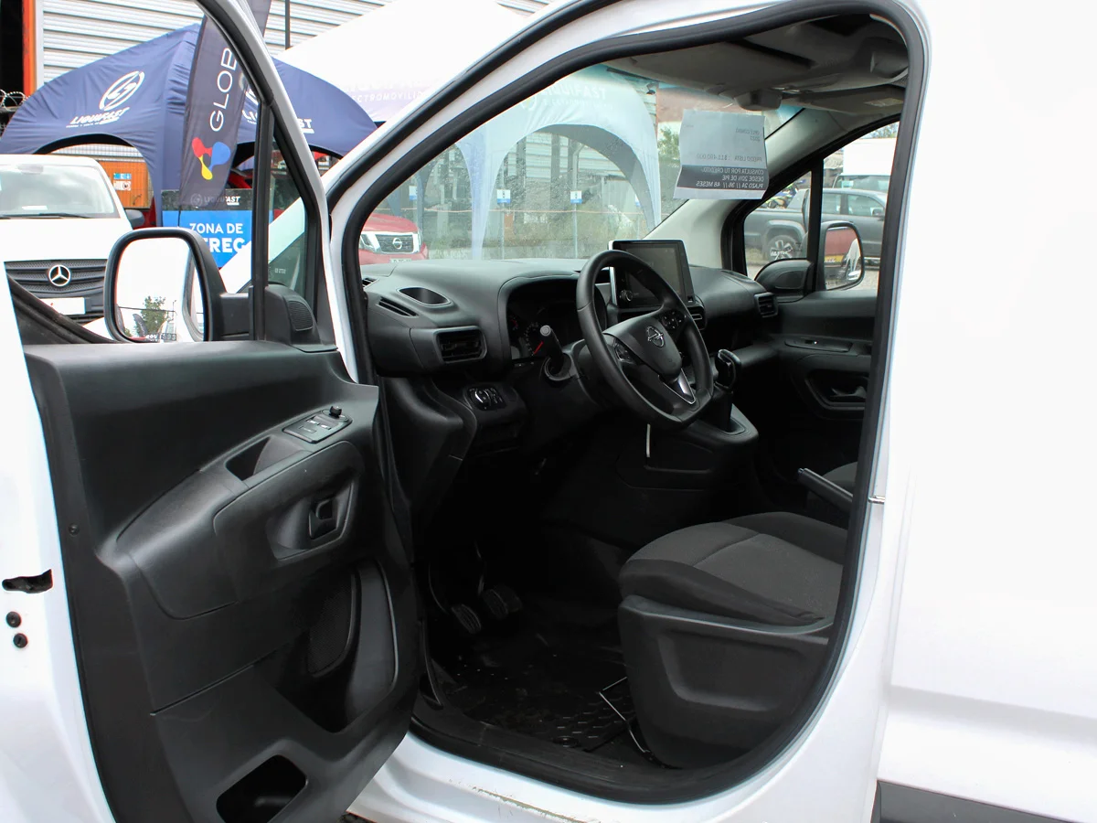 OPEL Combo 1.8 2023 miniatura 5