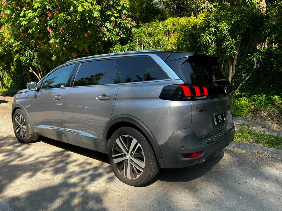 Peugeot 5008 Gt- Line 2.0L BlueHDI EAT8 4x2 7P año 2018 - Miniatura 6