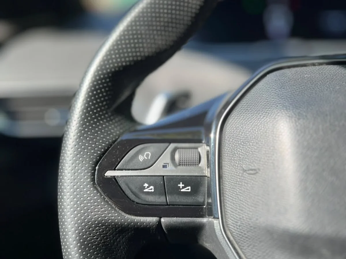 Peugeot 5008 Gt- Line 2.0L BlueHDI EAT8 4x2 7P año 2018 - Miniatura 14