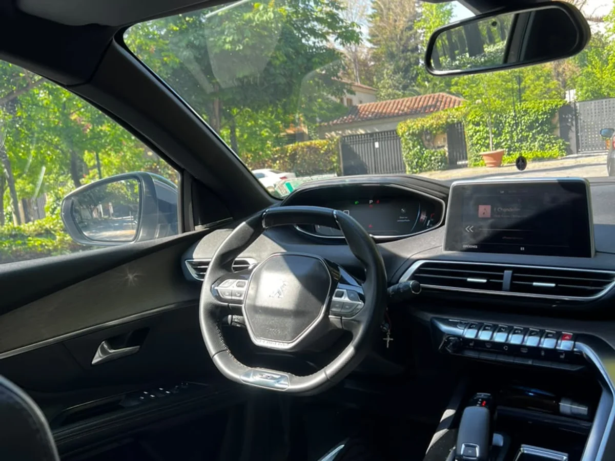 Peugeot 5008 Gt- Line 2.0L BlueHDI EAT8 4x2 7P año 2018 - Miniatura 18