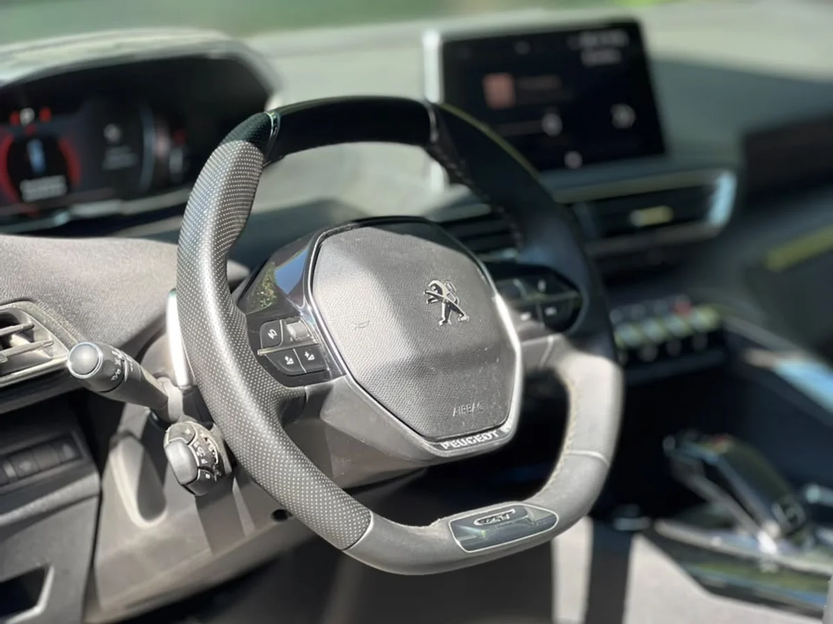 Peugeot 5008 Gt- Line 2.0L BlueHDI EAT8 4x2 7P año 2018 - Miniatura 20