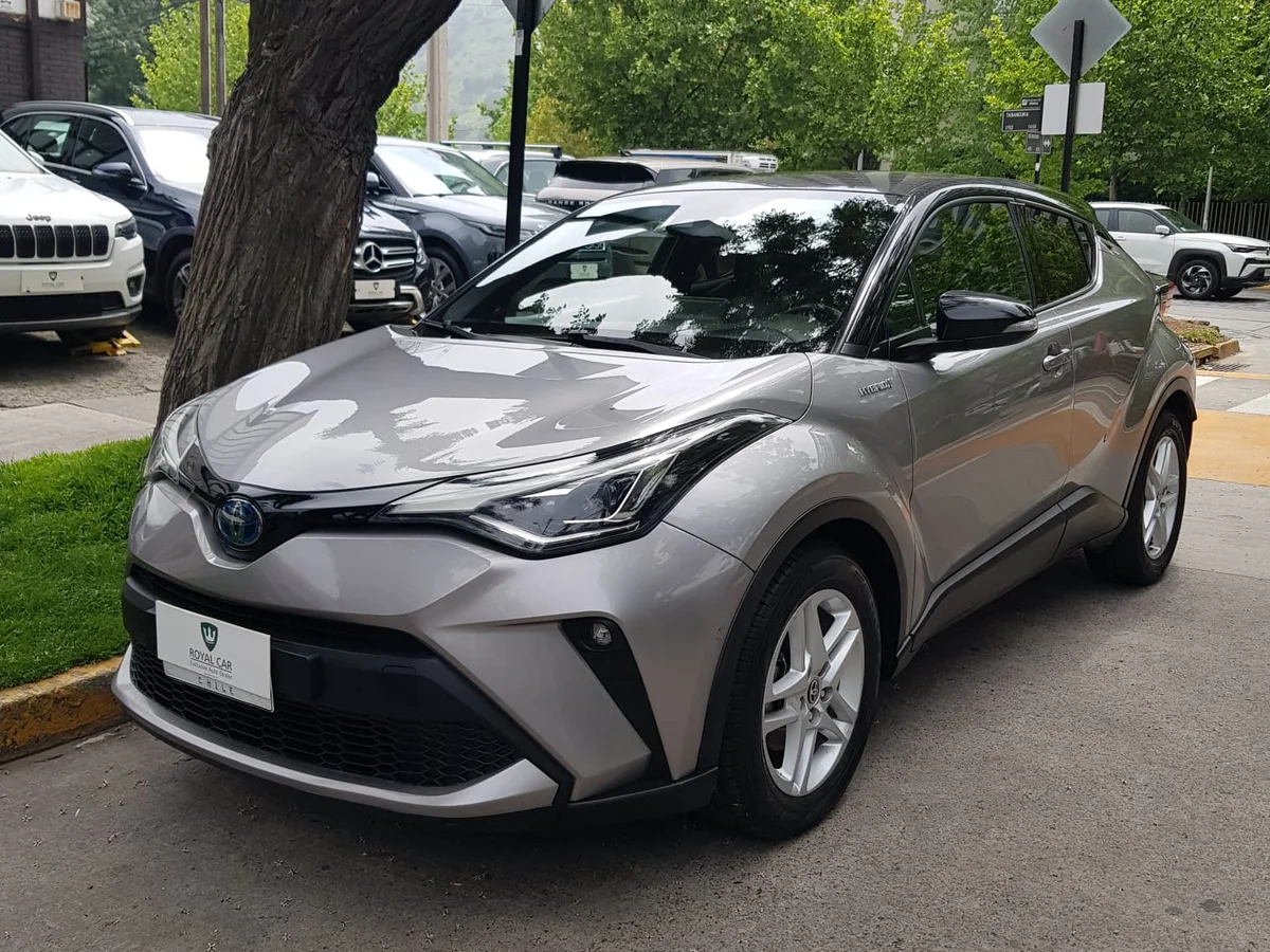 TOYOTA C-HR HEV 1.8 AT
