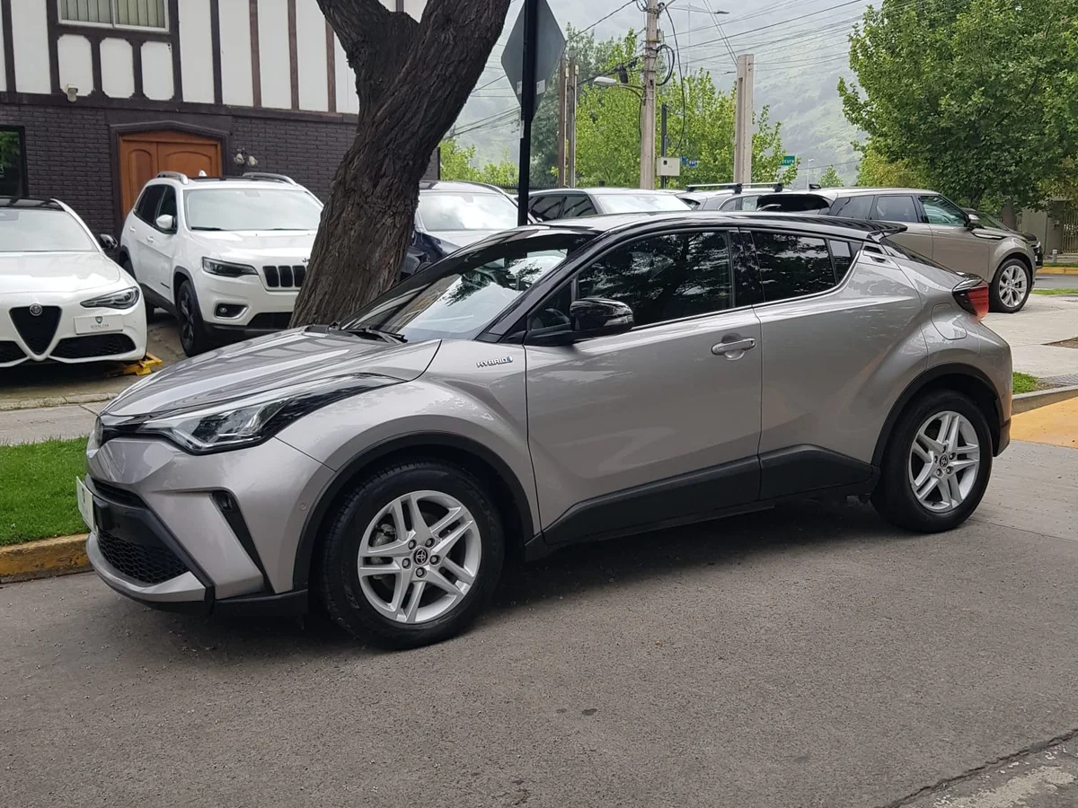 TOYOTA C-HR HEV 1.8 AT