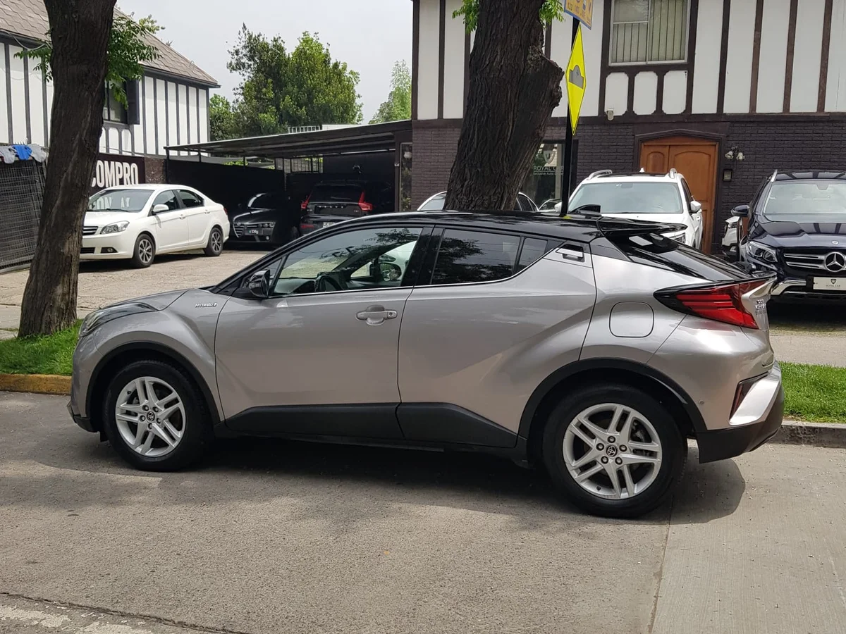 TOYOTA C-HR HEV 1.8 AT