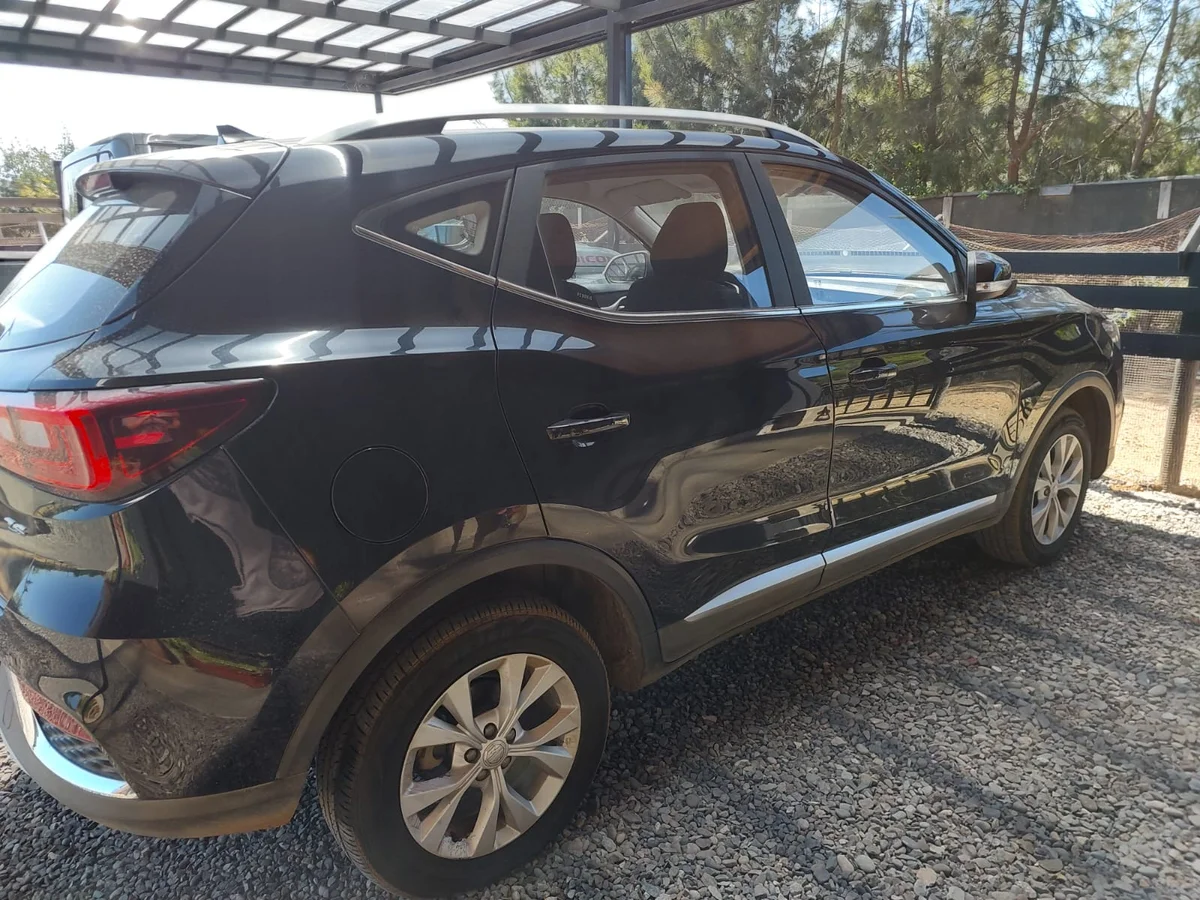 MG ZS 1.5L std 4x2 mt5 año 2025 - Miniatura 2