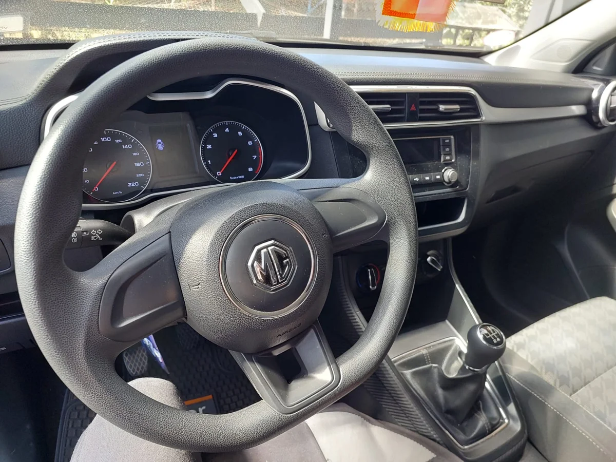 MG ZS 1.5L std 4x2 mt5 año 2025 - Miniatura 3
